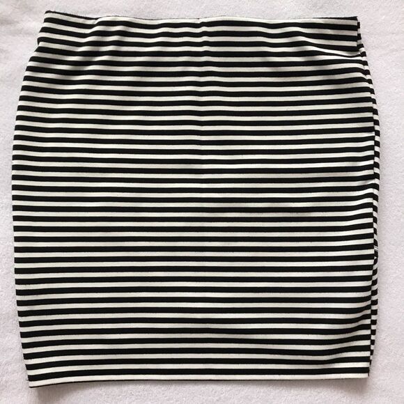 Zara Trafaluc Bodycon Skirt Size 28 Black and White - Picture 2 of 8